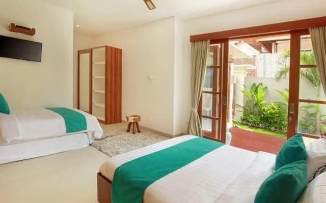 Lucia Villa Seminyak Beachside - photo 2