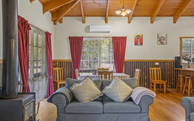 StayAU Conifer Cottage Lakeside Haven - photo 4