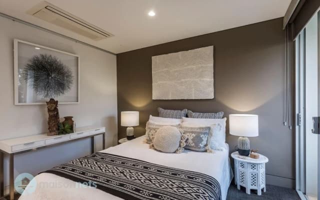 3BR Sydney Harbourside Home/Rooftop Pool & Parking - photo 4