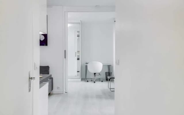 Minimalist Apartment in Rue Hippolyte - 14th Arrondissement - photo 2
