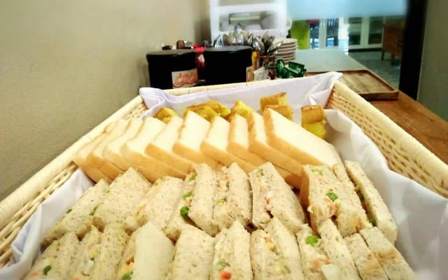 The Guest Hotel - photo 2