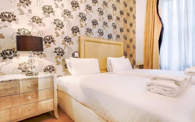 Tophams Hotel - photo 3