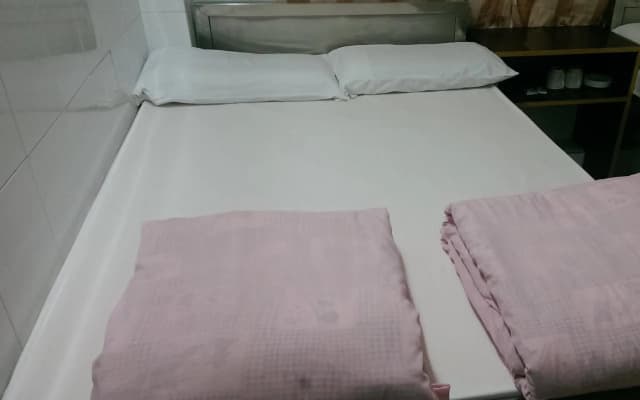 Hong Kong New York Guest House (TST Metro H Exit) - photo 5