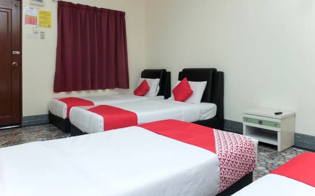 OYO 89928 Acf Guest House - photo 2