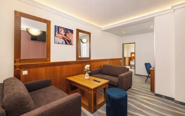 Carlton Hotel Buda Castle - photo 2