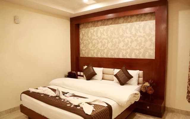 Hotel Geetasaar - photo 3