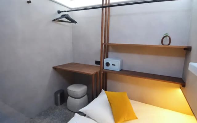 The Hyve Capsule hostel Amsterdam - photo 3