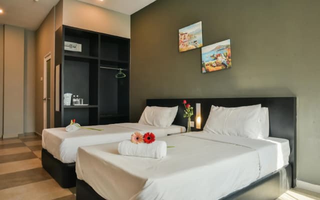 Elite Hotel Muar - photo 2