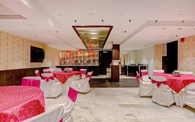 Townhouse OAK Hotel Heaven - photo 5