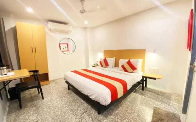 Hotel Yellow Saffron - photo 3