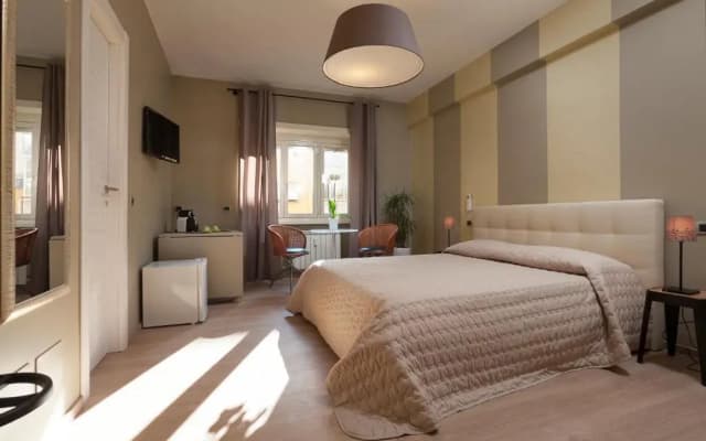 Alex's Guest House - photo 3