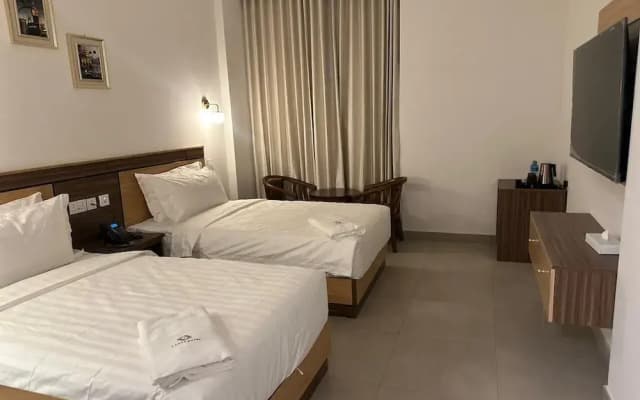4 Guys Hotels - photo 3