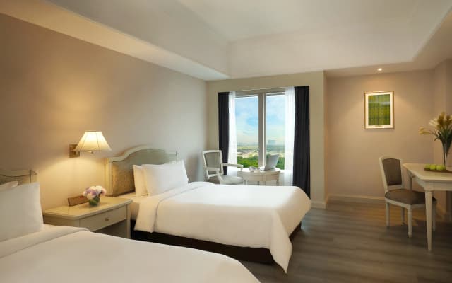 Berjaya Waterfront Hotel - photo 5