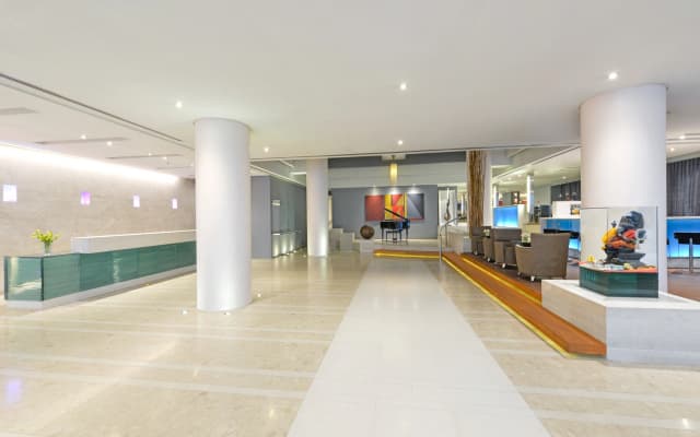 BelAire Bangkok Hotel - photo 2