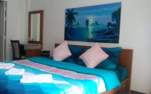 Sunshine Guesthouse - photo 4