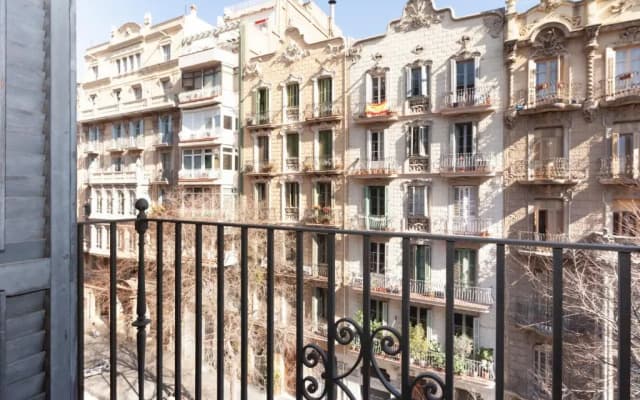 Enric Granados Apartment - photo 3