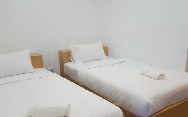 Jindabyne cafe and hostel - photo 2