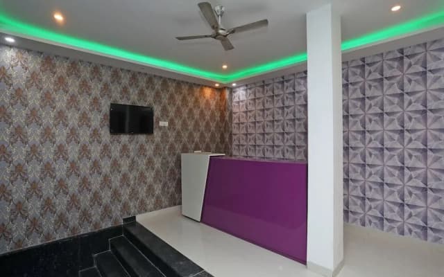 FabHotel Smart Suites - photo 2