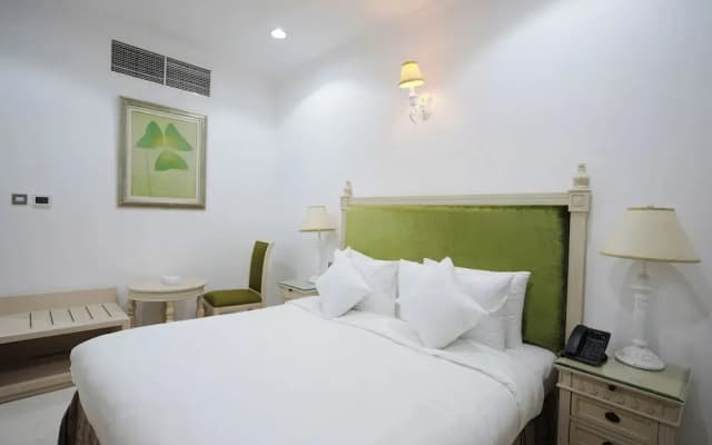Crown Park Hotel - photo 3