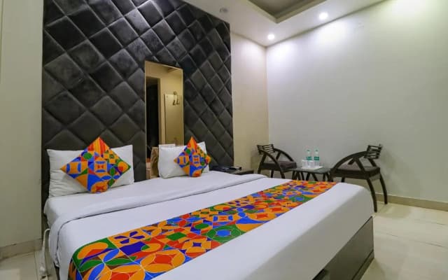 FabHotel Yug Villa - photo 2
