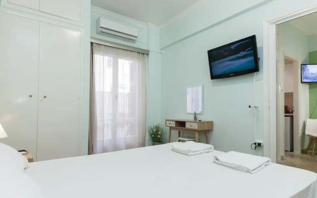 Athens Central Explorer Nest 1 Bd Apt - photo 3