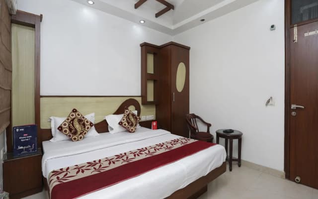 OYO 1660 Hotel Topaz - photo 3