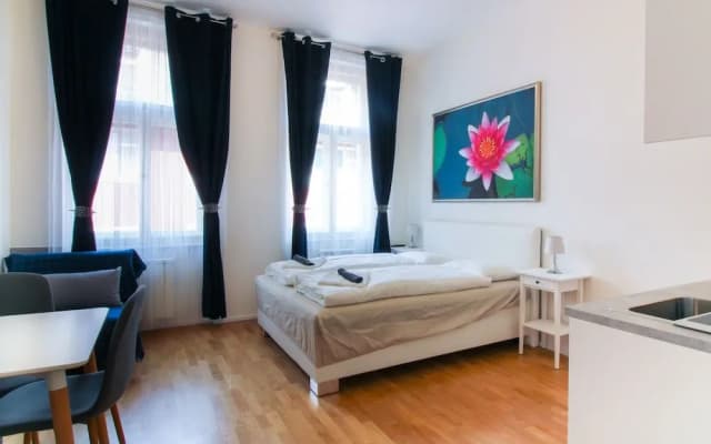 Bouquet Apartments - photo 2