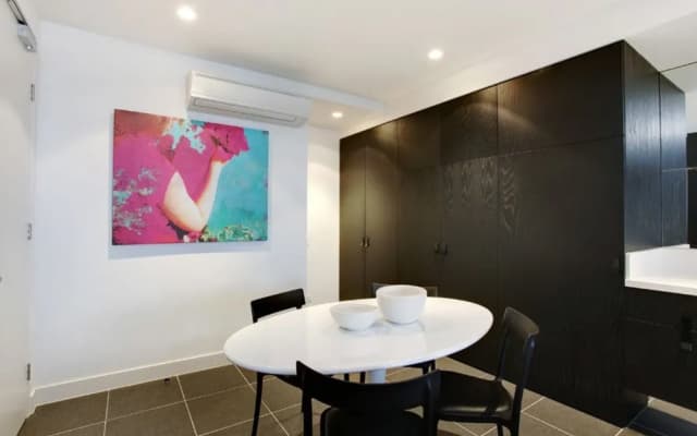 Corporate Keys - Lilli Apartments - photo 2