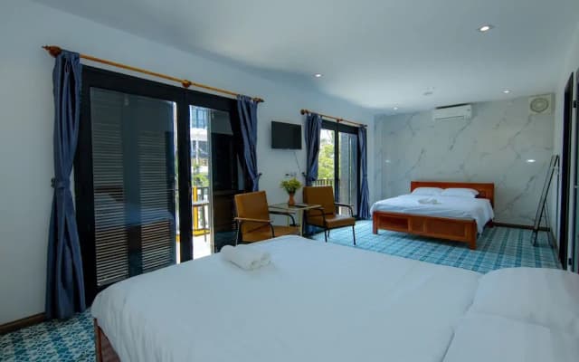 Azure Beach Hotel - photo 5