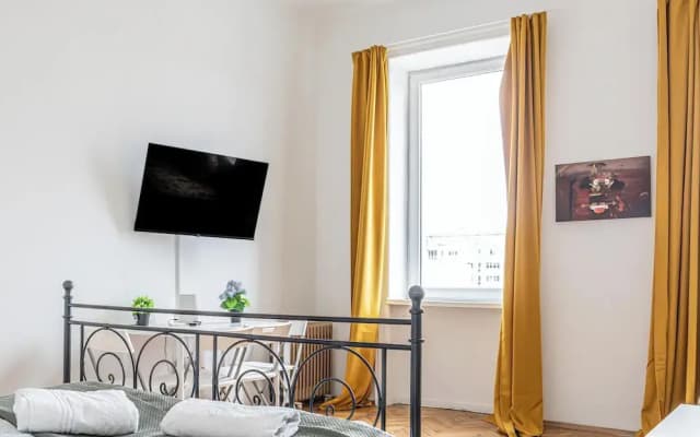 Bright 2BR Apartment Near Danube - photo 5