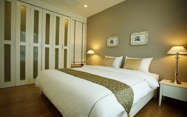 Alisha Court Hotel & Residence - photo 4