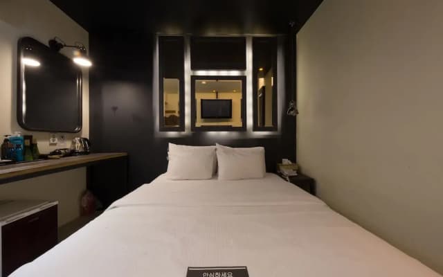 Achasan Station Wall Hotel - photo 4