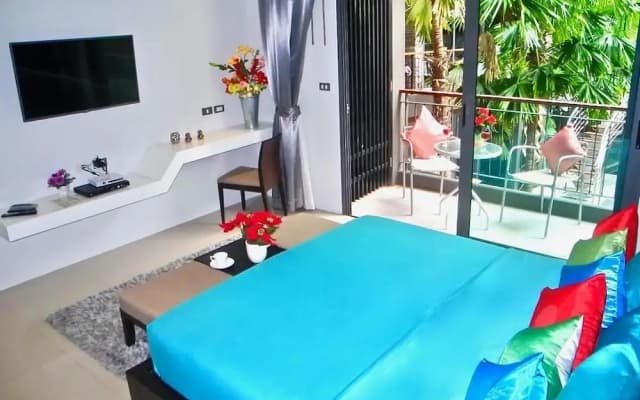 Emerald Terrace - Pool View Studio - photo 2