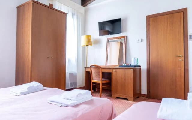 Hotel Villa Sara - photo 4