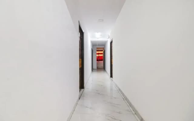 Three Kings by OYO Room - photo 2