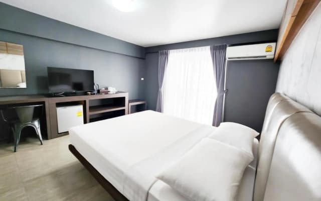 Watana Hotel - photo 2