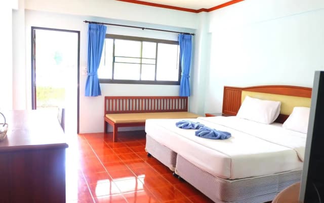 Bay Beach Resort - photo 2