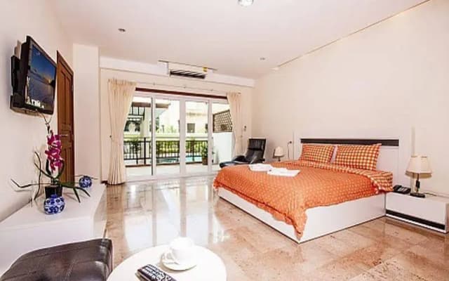 Pratumnak Hill Apartment Studio - photo 3