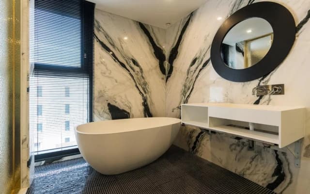 The May Hotel - photo 4