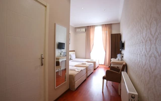 Hotel Aristocrat - photo 4