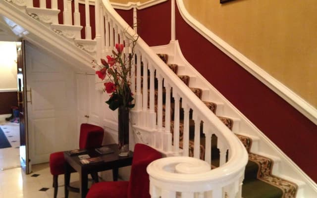 Hendon Hall - photo 5