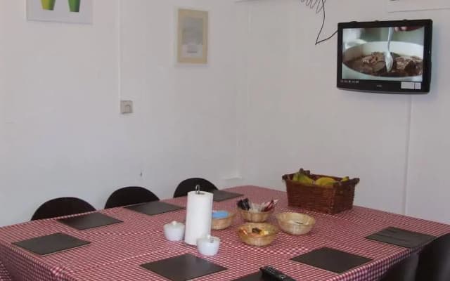 Cedars House Hotel - photo 4