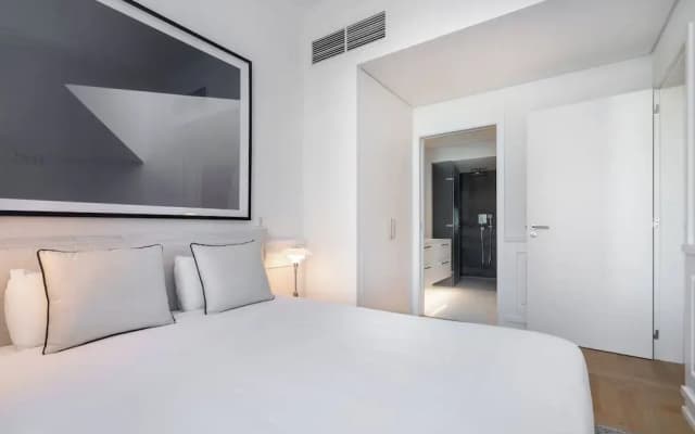 The Boulevard Prime Location W/ Ac & Elevator - photo 5
