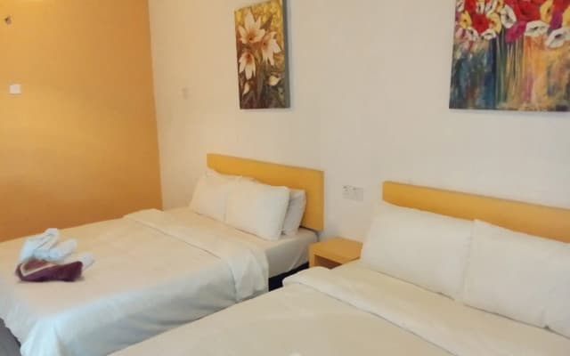 The Serai Cottage Transit Hotel - photo 2