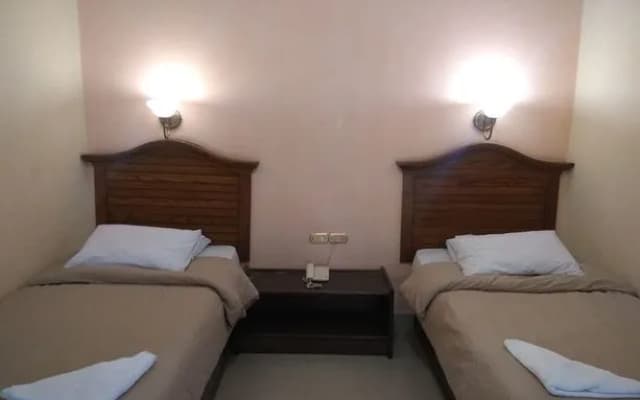 Hamburg Hotel - photo 2