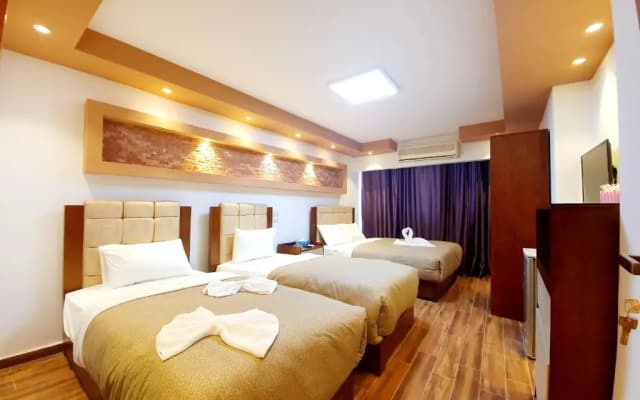 Garden Season Hotel - photo 3