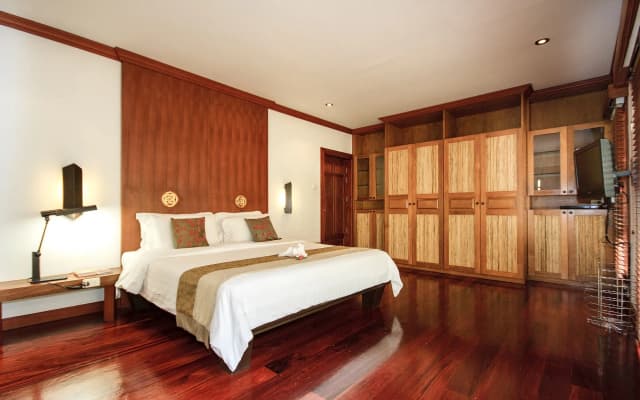 Pao Jin Poon Beach Front Villa - photo 4