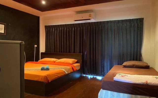 The Corner Transit Hostel - photo 3