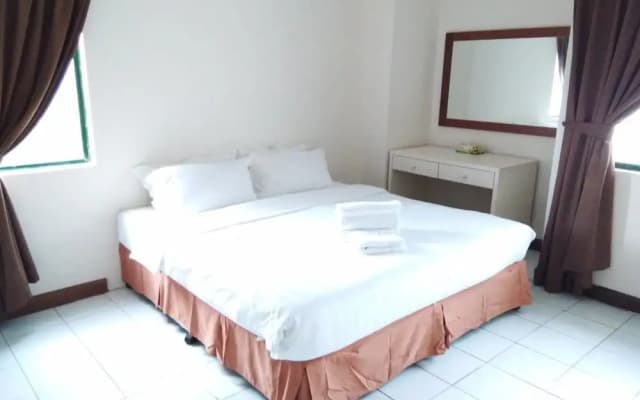 Likas Deluxe 3 Bedroom Apartment - photo 4