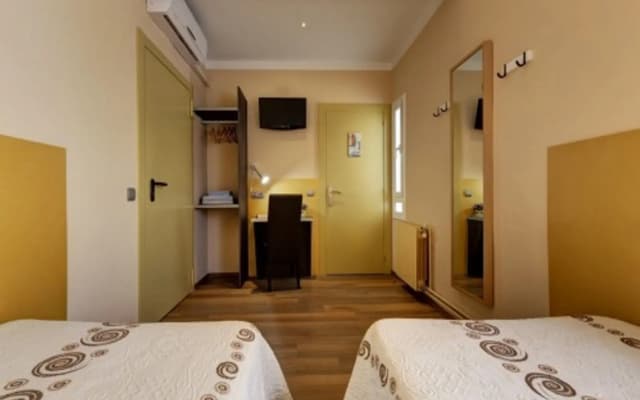 Hostal Barcelona - photo 3